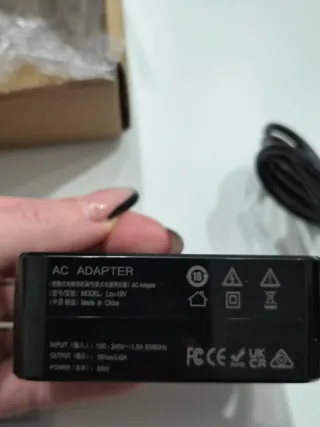 Adaptador Corriente Asus Negro