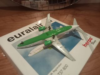 Avión Herpa Wings B737 Escala 1:400