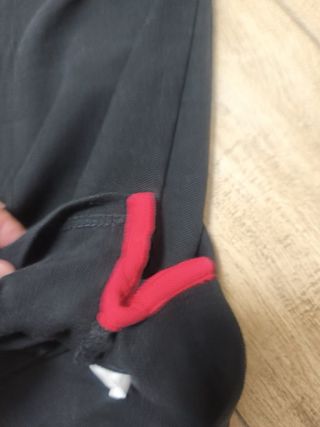 Polo Pierre Cardin Negro y Rojo