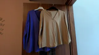 Maglie primaverili beige e viola taglia unica