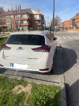 Toyota Auris 2015
