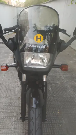 Kawasaki GPZ 500 S Histórica