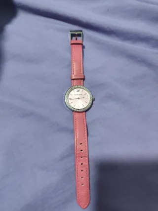 Reloj Swarovski Rosa con Detalles Plateados