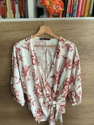 Zara Blusa Estampada Flores Roja Blanca Talla Únic