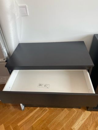 Cómoda Malm Ikea Negro-Marrón