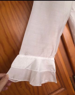 Blusa blanca con volantes Talla Única