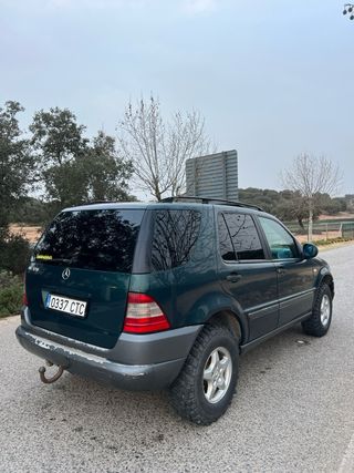 Mercedes-Benz Clase M 1999