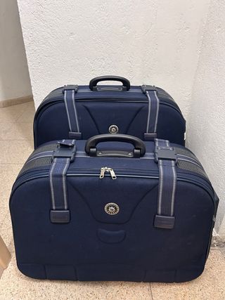 Juego de 2 maletas con ruedas traseras