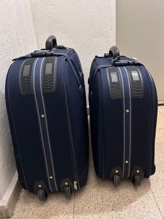 Juego de 2 maletas con ruedas traseras