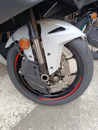 CFMOTO 675SR-R NUEVA  TRICILÍNDRICA 95CV