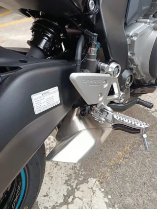 CFMOTO 675SR-R NUEVA  TRICILÍNDRICA 95CV