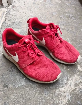 Nike Roshe One Rosse Taglia 42.5