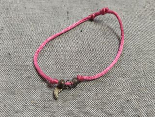 Pulsera Hilo Rosa Dije Luna Ajustable