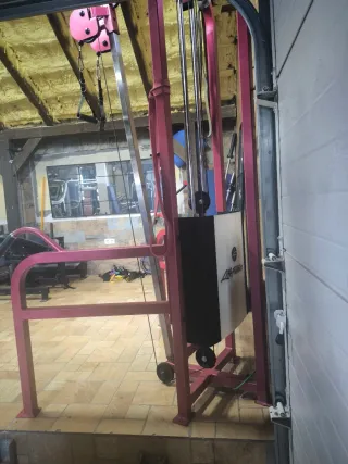 Máquina de poleas Life Fitness. Cable column
