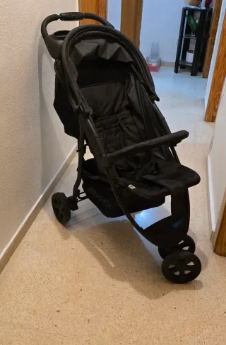 Carrito de niño o niña en buen estado