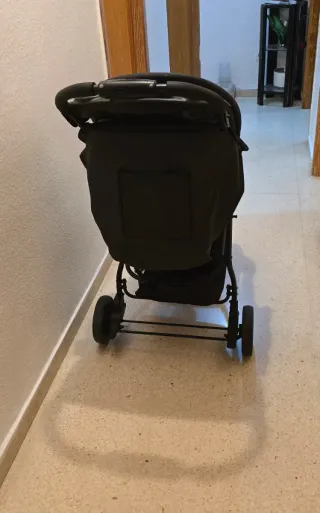 Carrito de niño o niña en buen estado