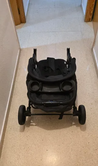 Carrito de niño o niña en buen estado