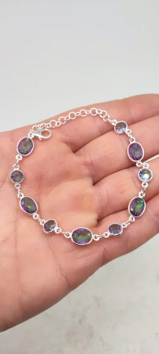 Pulsera de plata y Topacio místico.
