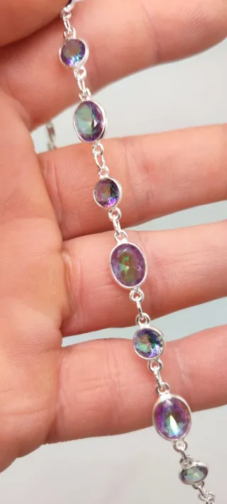 Pulsera de plata y Topacio místico.