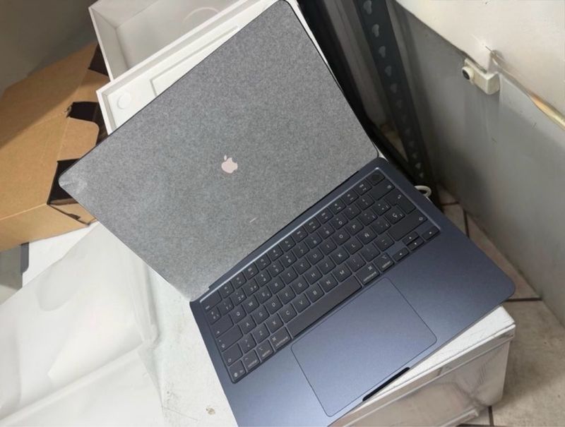 MacBook Air M4 Medianoche afbeelding 4