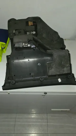 Guantera Audi A4 B7 Negra