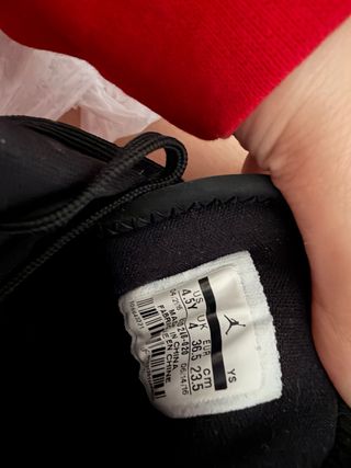 Zapatillas Jordan Negras y Blancas