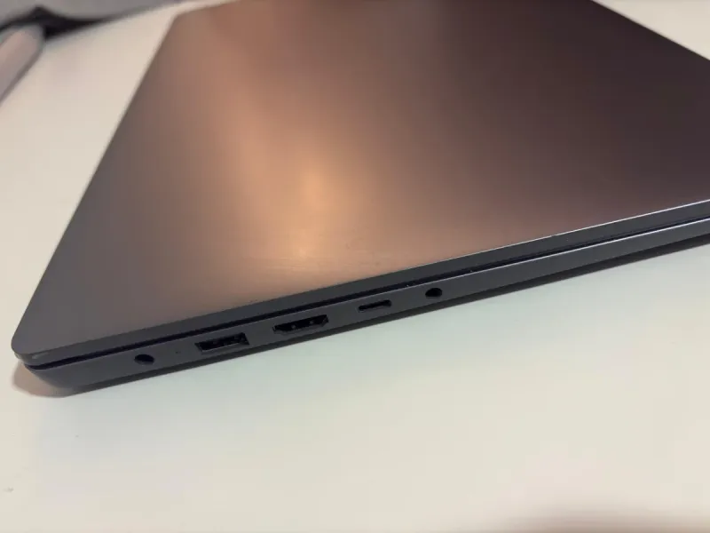 Portátil Lenovo IdeaPad Slim3 i7 16GB RAM 1TB SSD afbeelding 3