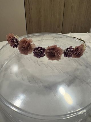 Corona comunión flores rosa y morado