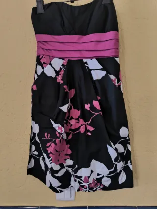 Vestido de fiesta negro y rosa