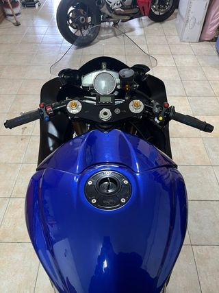 Yamaha R6