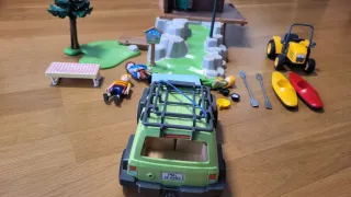 Lote Playmobil: Casa, Coche 4x4 y Accesorios