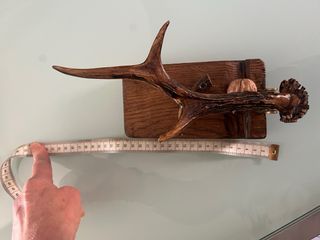 Schiaccianoci artigianale in corno e legno