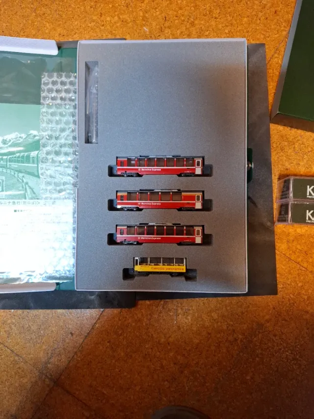 Kato 10-1656 Bernina Express RhB N-Gauge