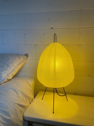 Lámpara de pie de papel