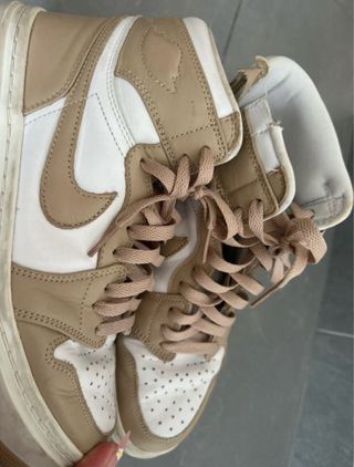 Jordan Air 1 Elevate High Mujer Beige/Blanco