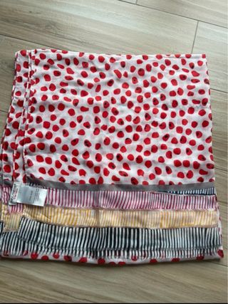 Pashmina bianca con pois e righe