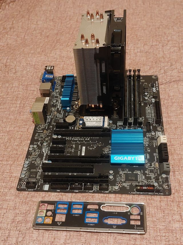Placa base Gigabyte CPU RAM SSD
