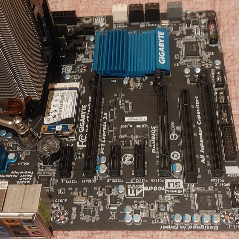 Placa base Gigabyte CPU RAM SSD afbeelding 3