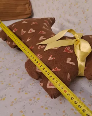 Cojín decorativo perro tela corazones