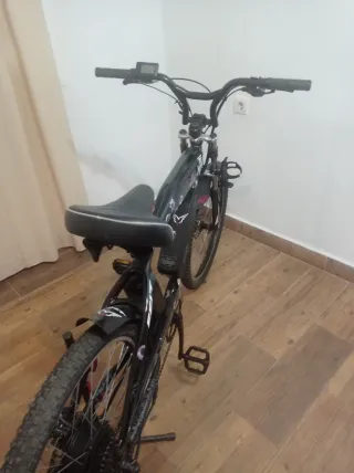 Bicicleta Eléctrica Felt Negra