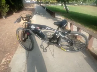 Bicicleta Eléctrica Felt Negra