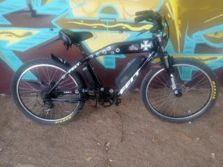 Bicicleta Eléctrica Felt Negra