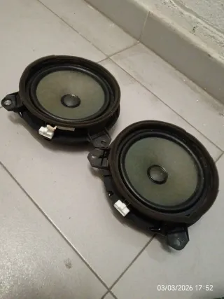 Altavoces Toyota Avensis T27 Traseros