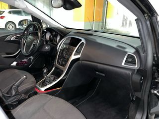 Opel Astra 2012