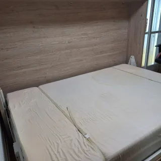 Cama Plegable Roble con Mapa Mundial