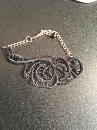 Set gioielli: collana, orecchini e bracciale