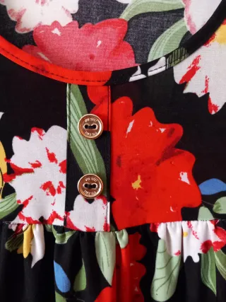 Vestido estampado floral negro y rojo