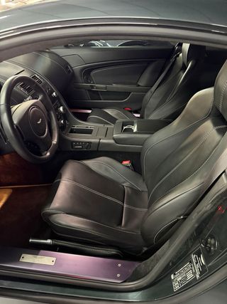 Aston Martin Vantage 2010