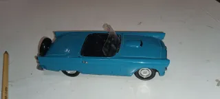 Coche clásico azul Chevrolet