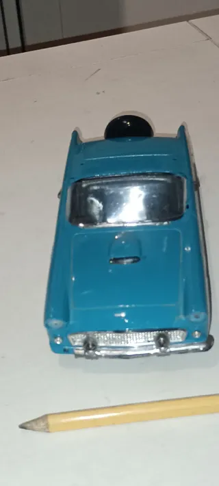 Coche clásico azul Chevrolet